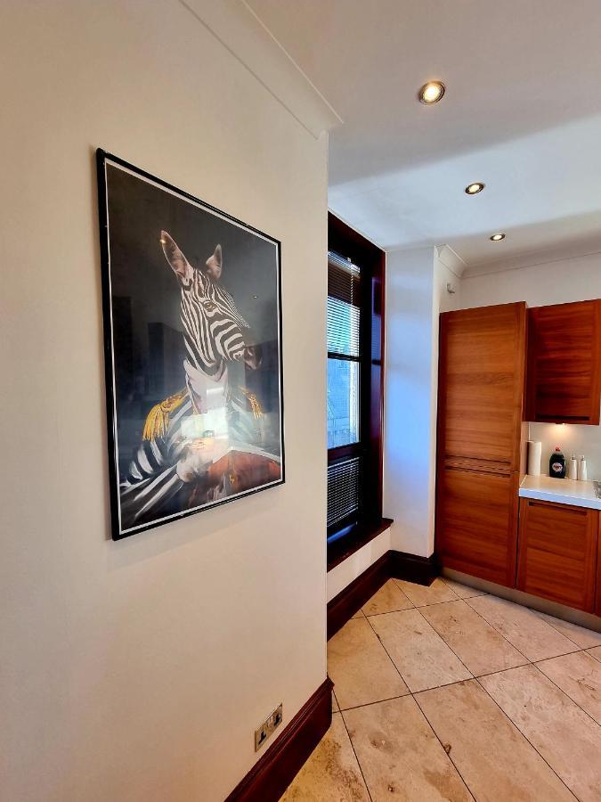 Luxury 2 Bedroom Centre With Panoramic Views And High Ceilings Appartement *